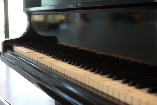 who buys used pianos